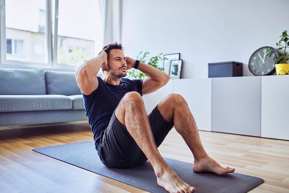 ventre plat et abdos exercices maison en 8 minutes pour votre mec